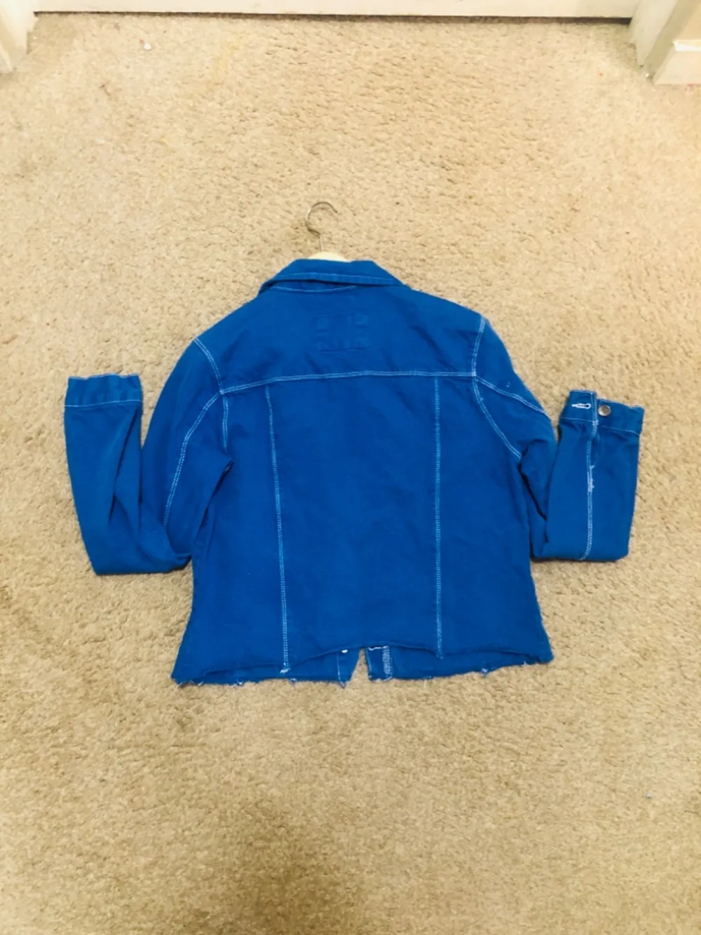 Brave Soul, featuring a cropped, raw-hem style.Size M - Picture 3 of 3